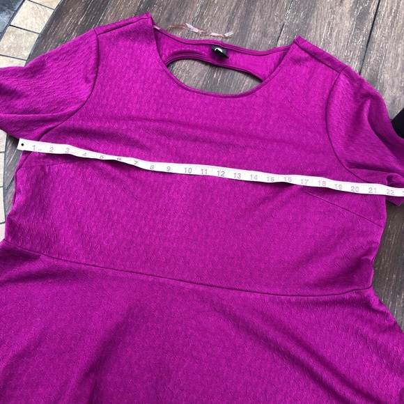 Roz & Ali | Purple Open Back Peplum Top | 2X - Picture 6 of 7